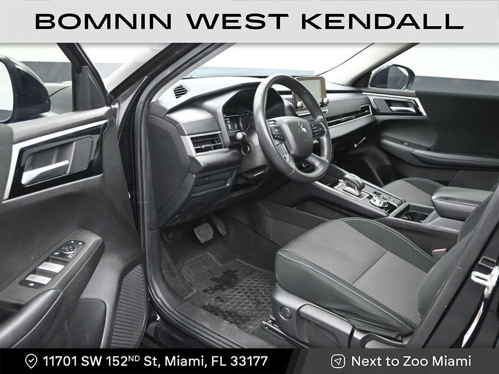 2024 Mitsubishi Outlander ES