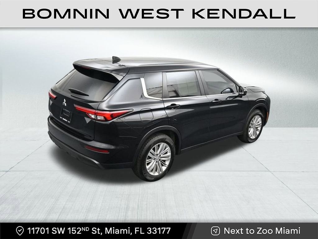 2024 Mitsubishi Outlander ES