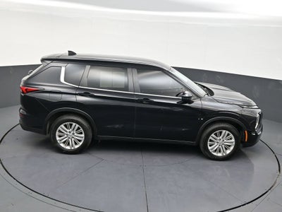 2024 Mitsubishi Outlander ES