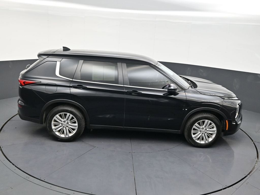 2024 Mitsubishi Outlander ES