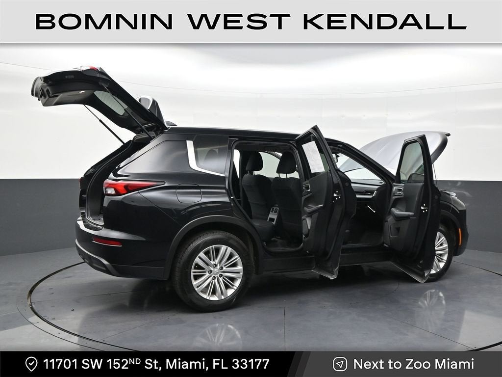 2024 Mitsubishi Outlander ES