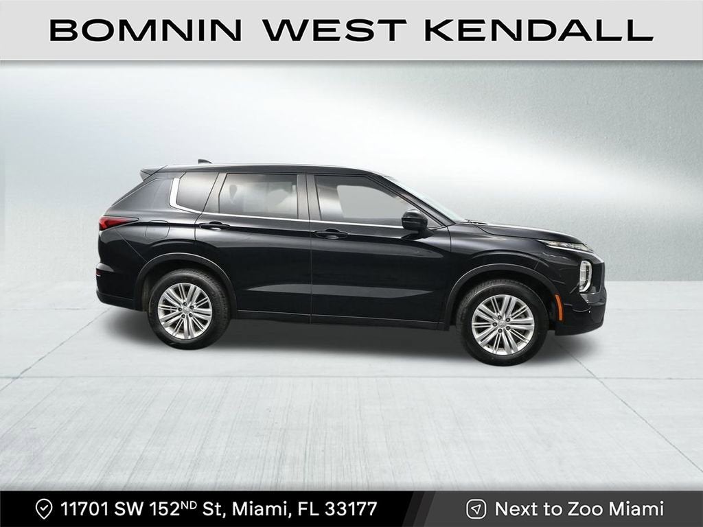 2024 Mitsubishi Outlander ES