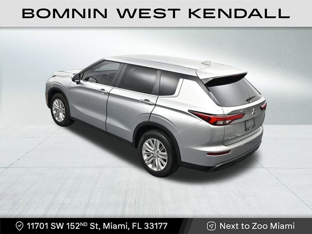 2024 Mitsubishi Outlander ES