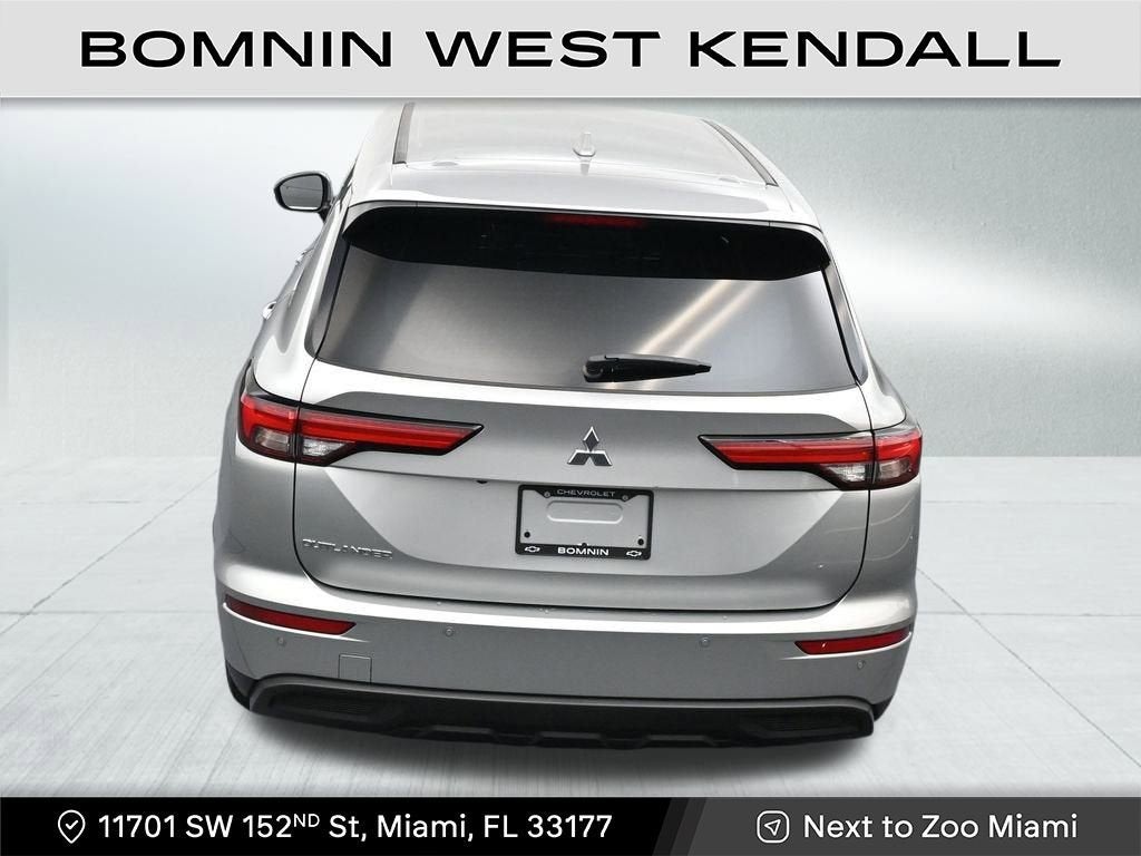 2024 Mitsubishi Outlander ES