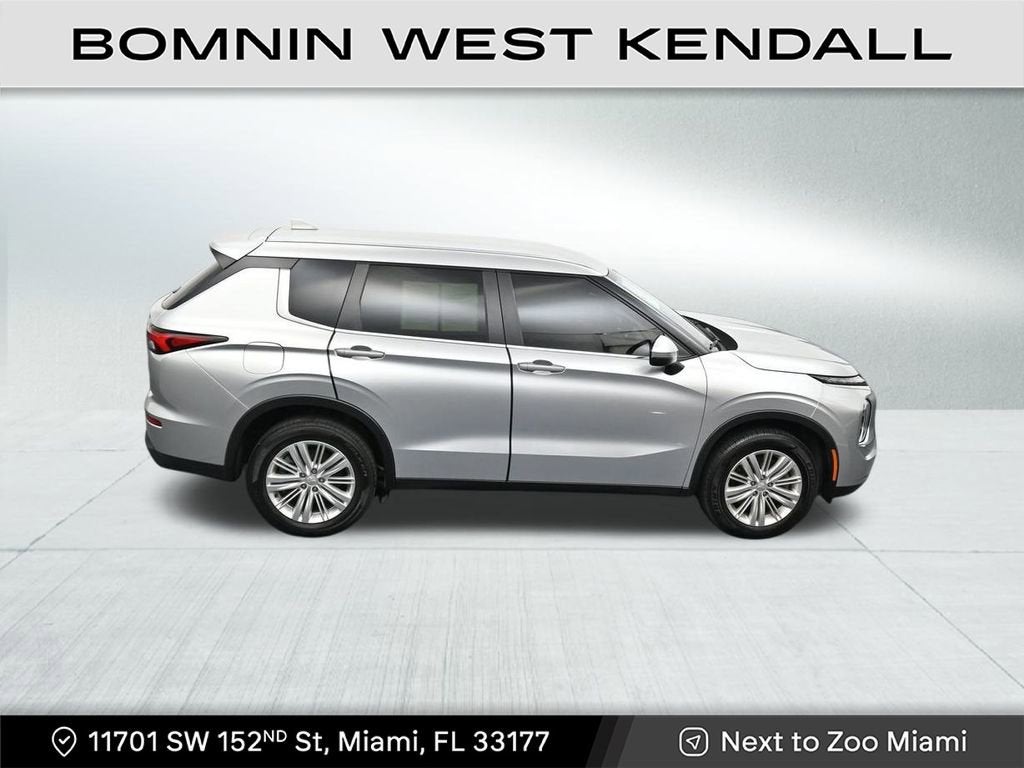 2024 Mitsubishi Outlander ES