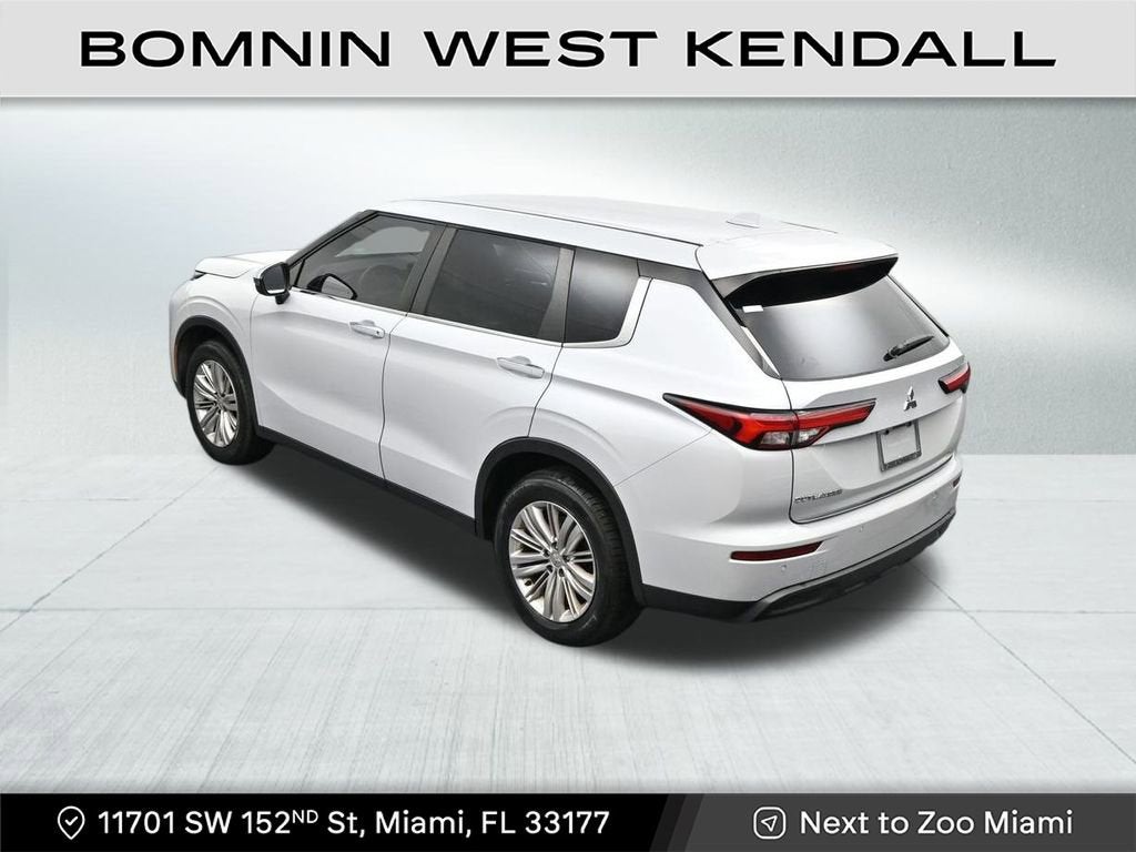 2022 Mitsubishi Outlander ES