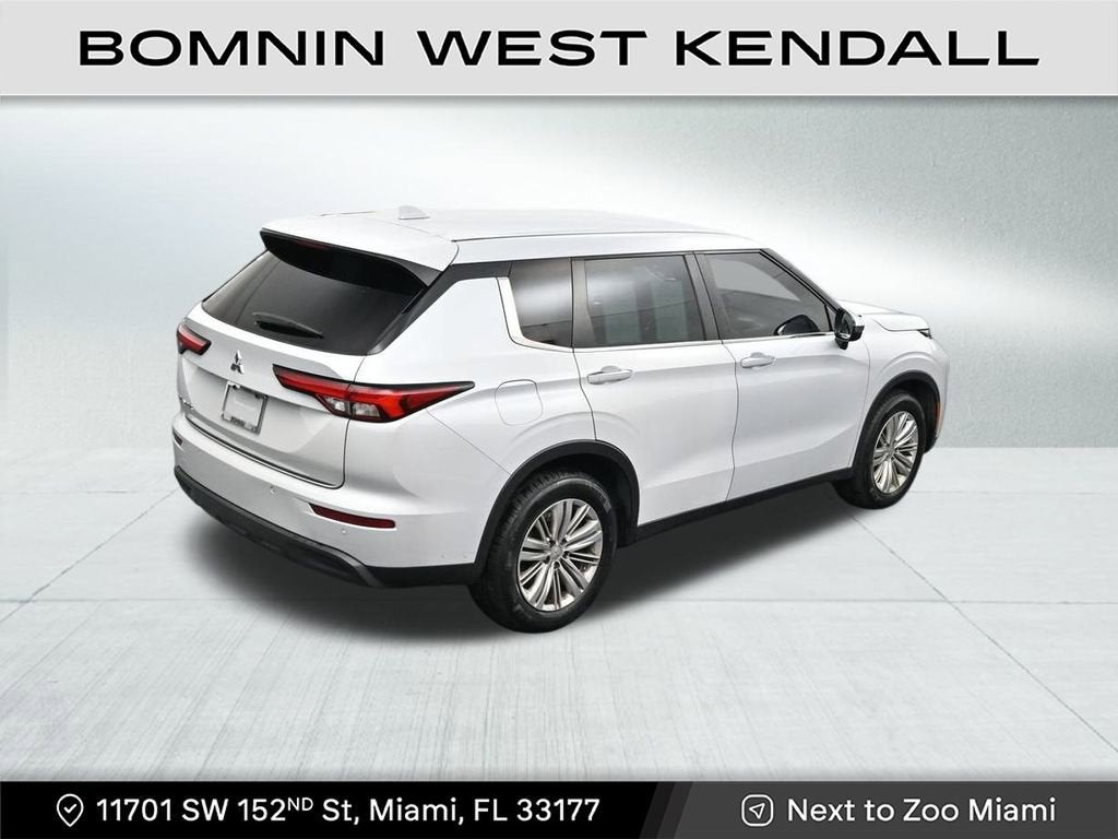 2022 Mitsubishi Outlander ES