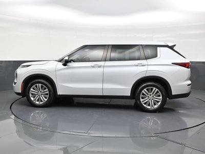 2022 Mitsubishi Outlander ES