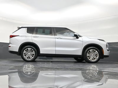 2022 Mitsubishi Outlander ES