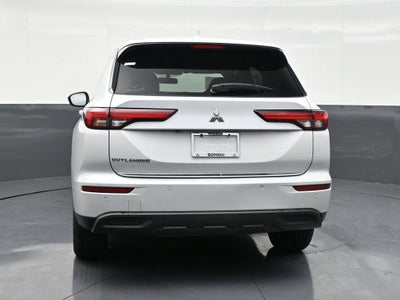 2022 Mitsubishi Outlander ES