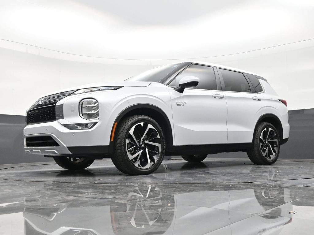 2025 Mitsubishi Outlander Plug-In Hybrid SE