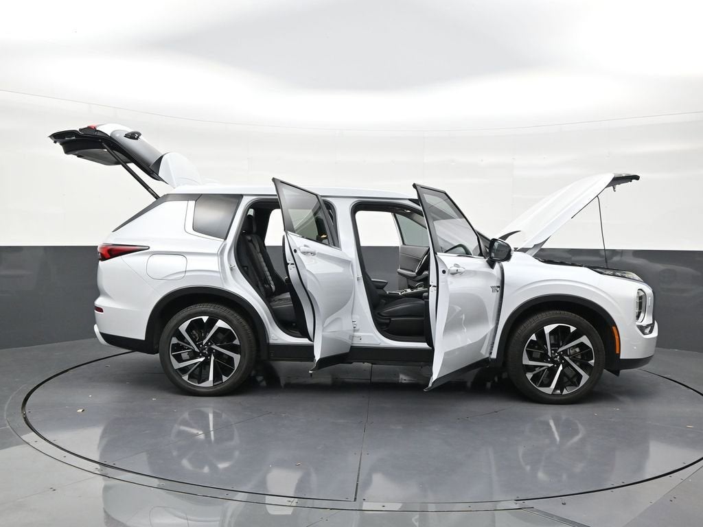 2025 Mitsubishi Outlander Plug-In Hybrid SE