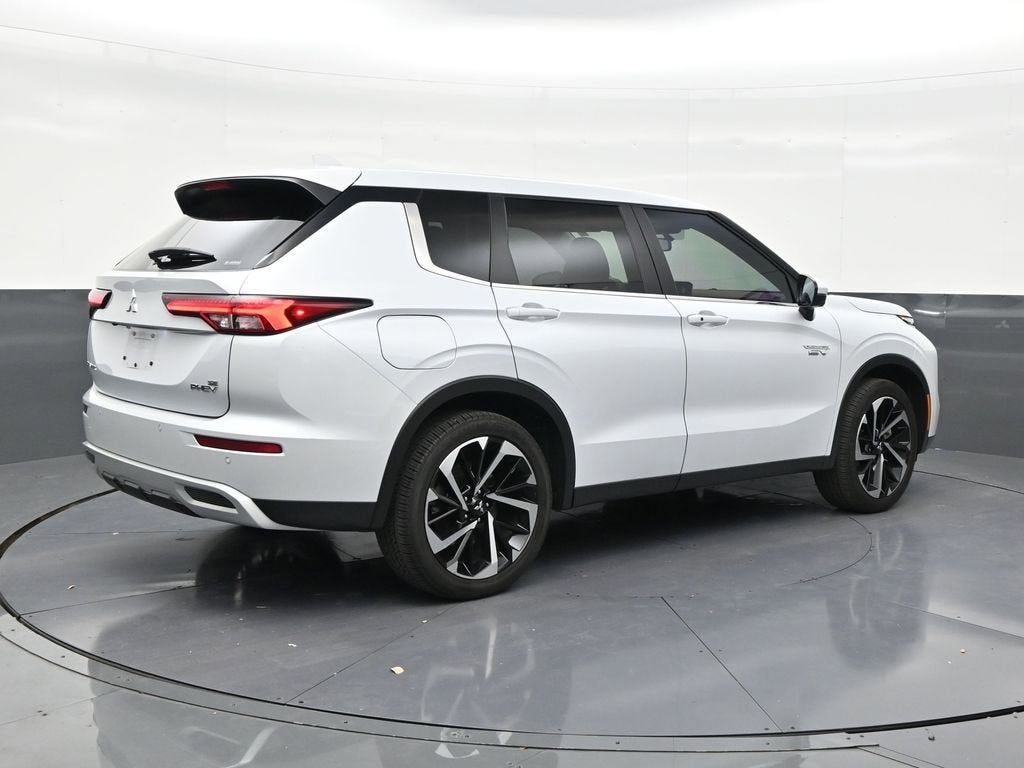 2025 Mitsubishi Outlander Plug-In Hybrid SE
