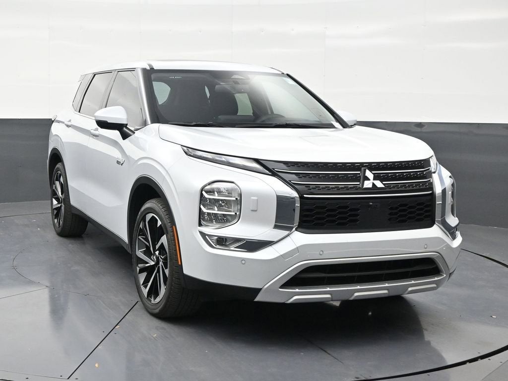2025 Mitsubishi Outlander Plug-In Hybrid SE