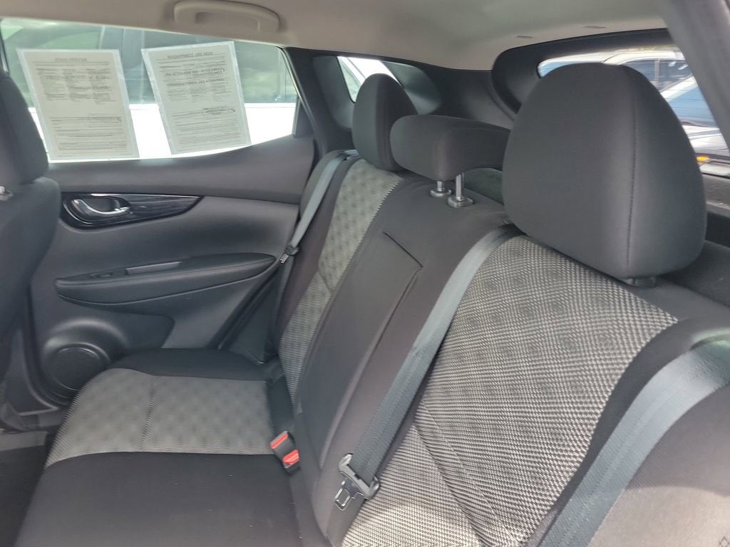 2022 Nissan Rogue Sport SV