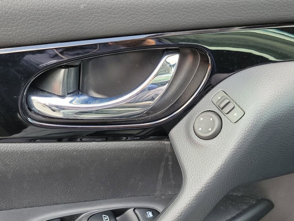 2022 Nissan Rogue Sport SV