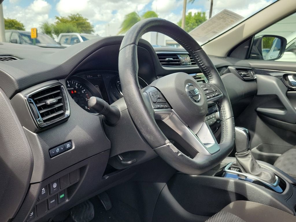 2022 Nissan Rogue Sport SV