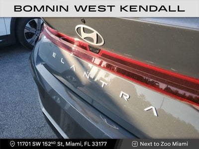 2025 Hyundai Elantra SE