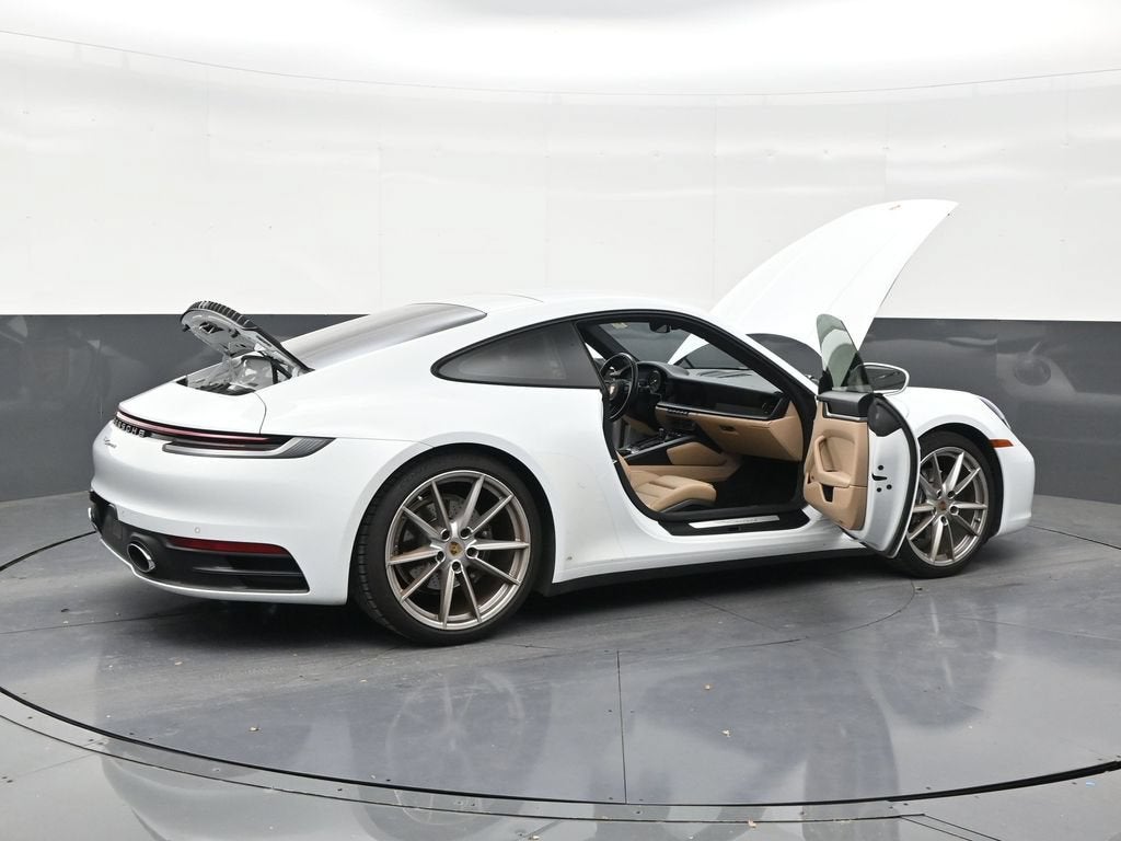 2022 Porsche 911 Carrera