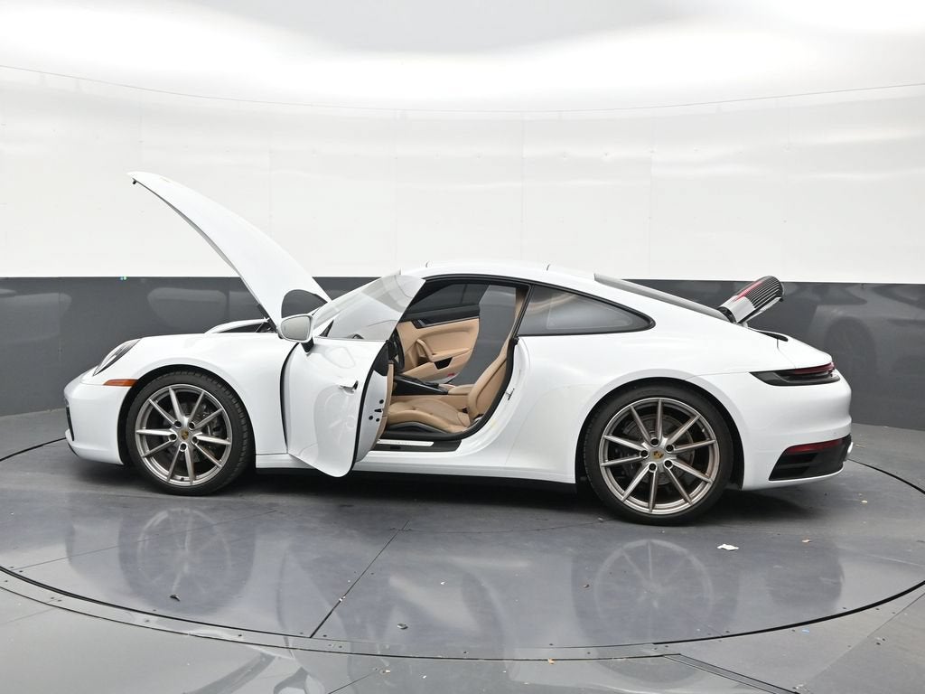 2022 Porsche 911 Carrera