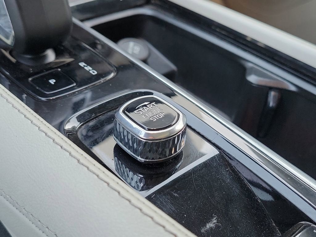 2023 Volvo XC90 Plus