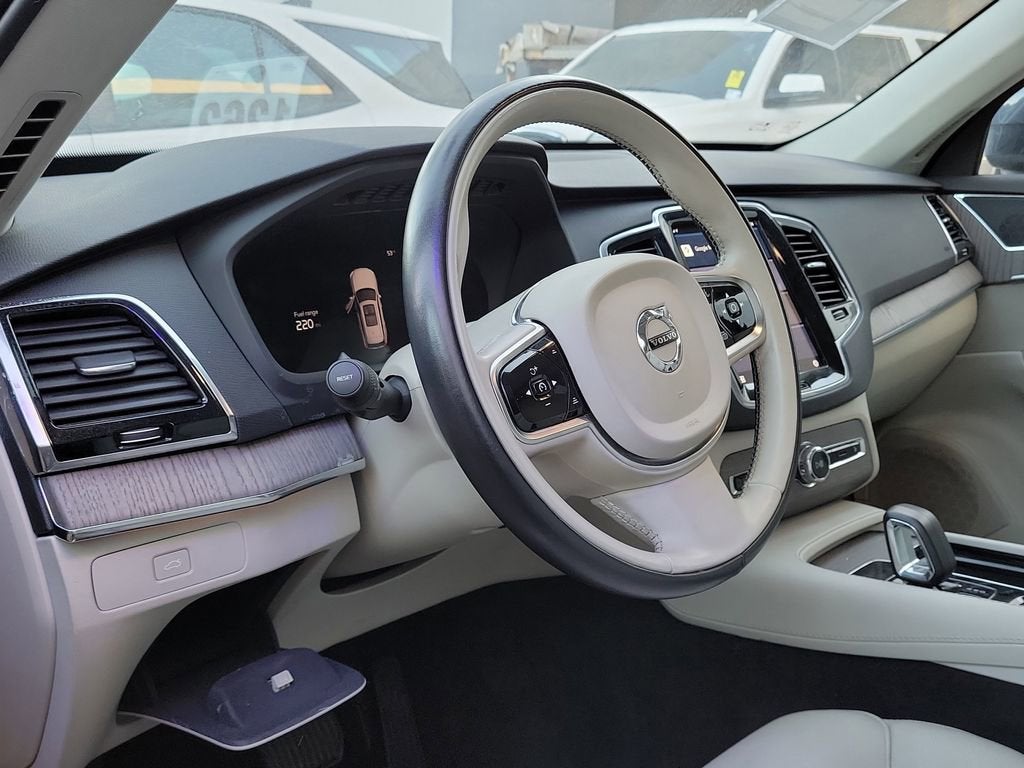 2023 Volvo XC90 Plus