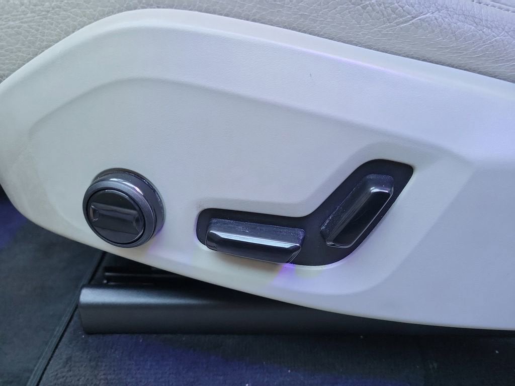 2023 Volvo XC90 Plus