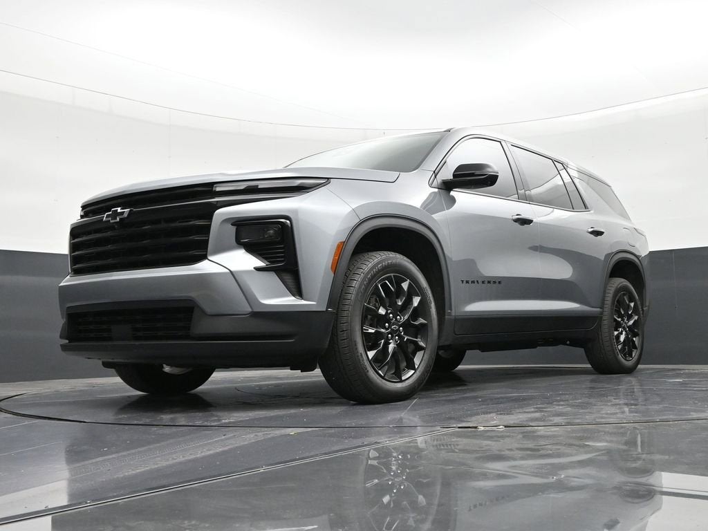 2024 Chevrolet Traverse LS