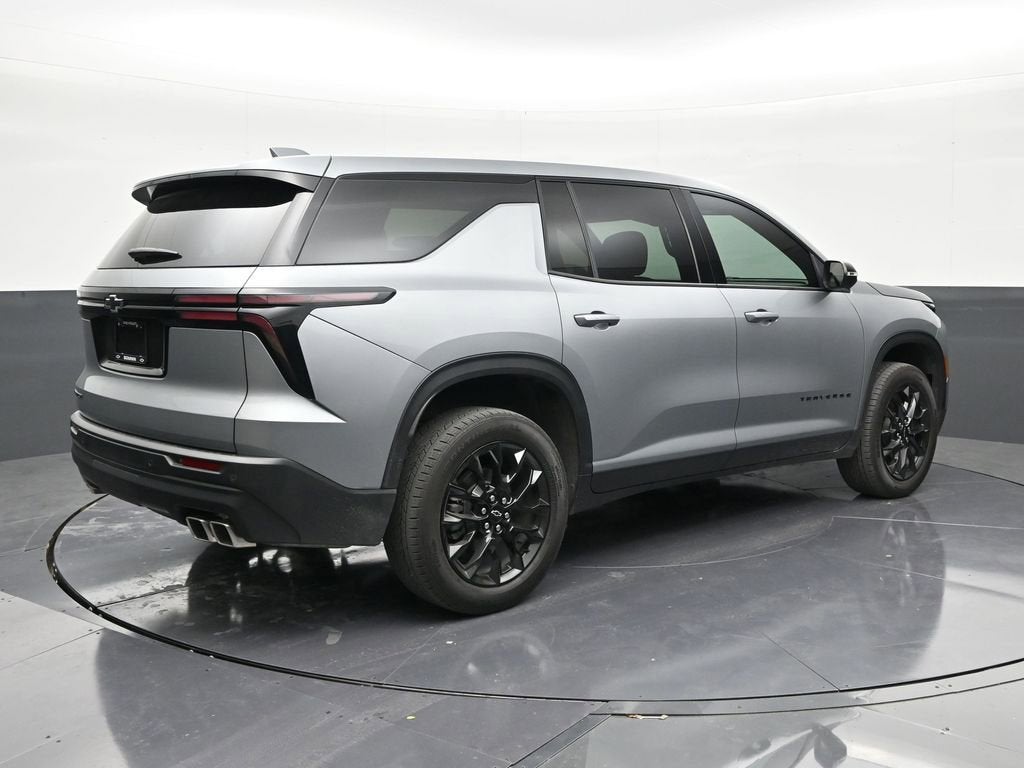 2024 Chevrolet Traverse LS