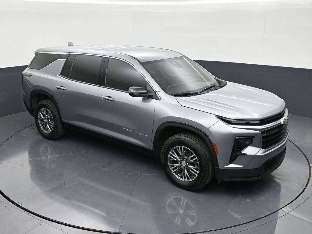 2024 Chevrolet Traverse LS