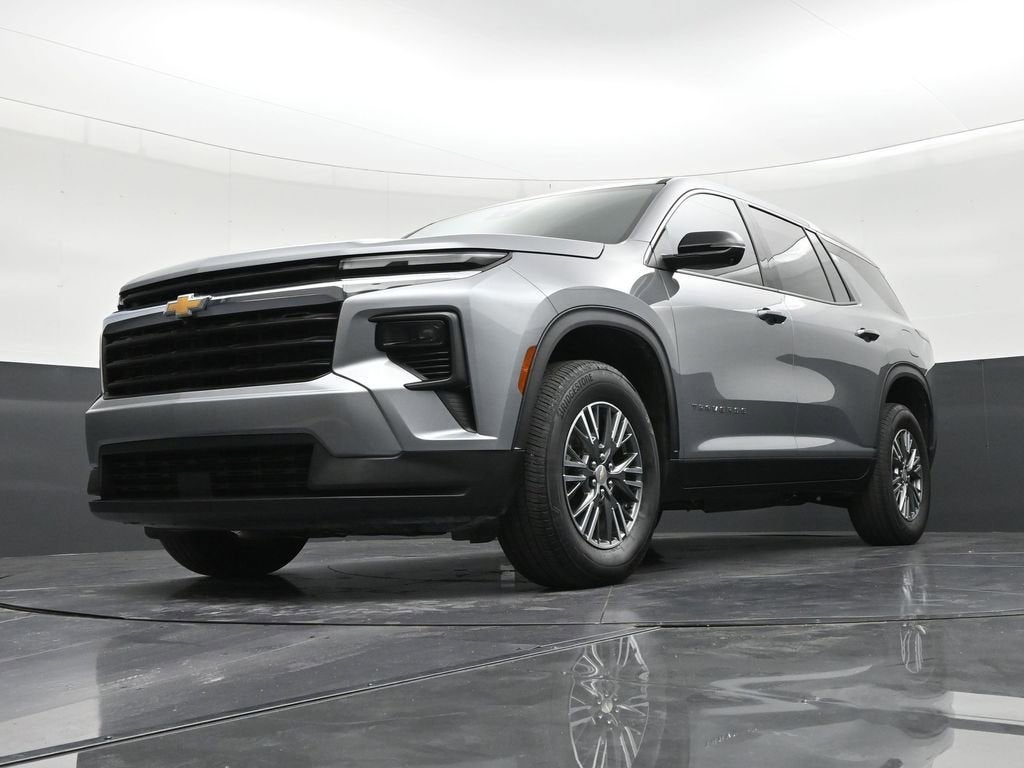 2024 Chevrolet Traverse LS