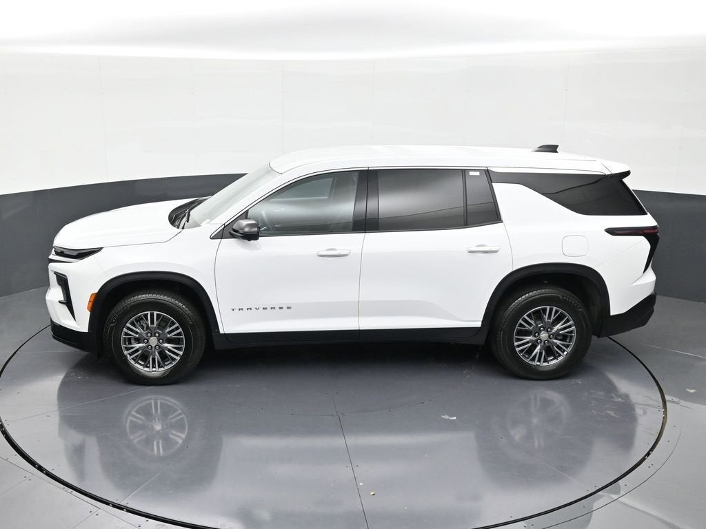 2024 Chevrolet Traverse LS