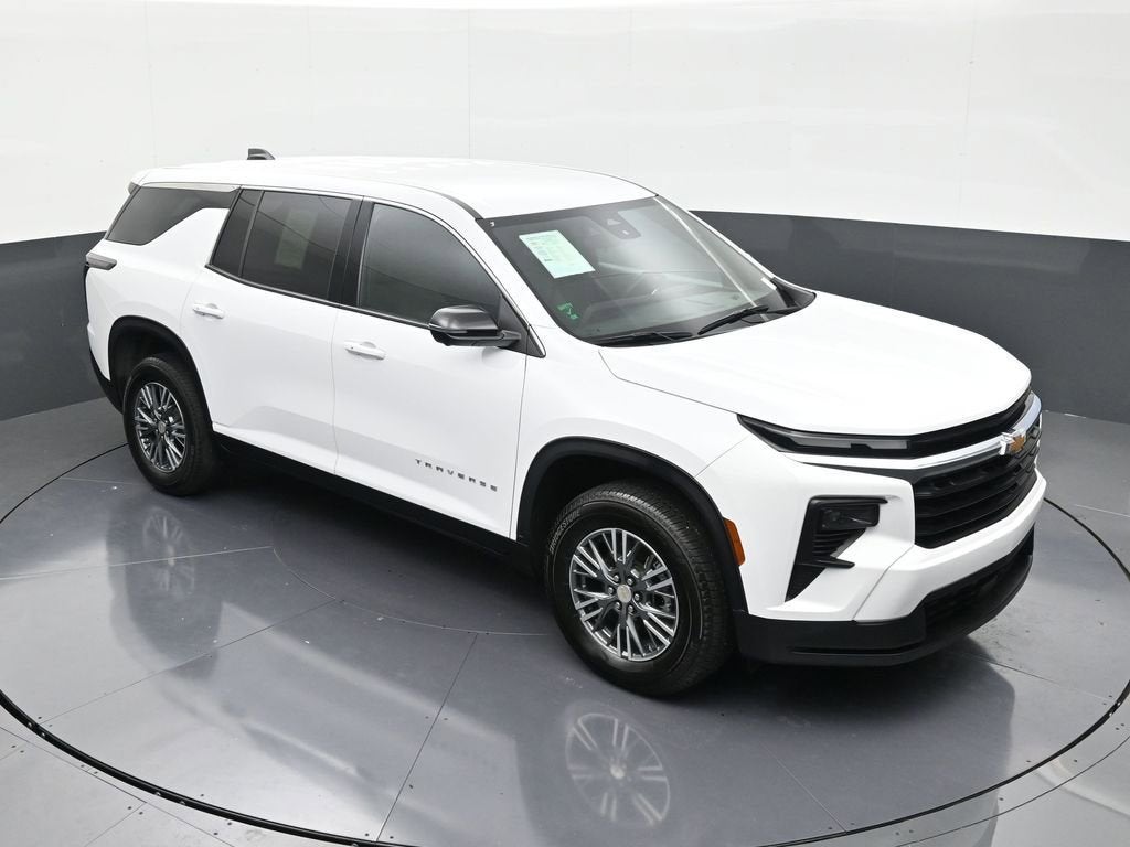 2024 Chevrolet Traverse LS