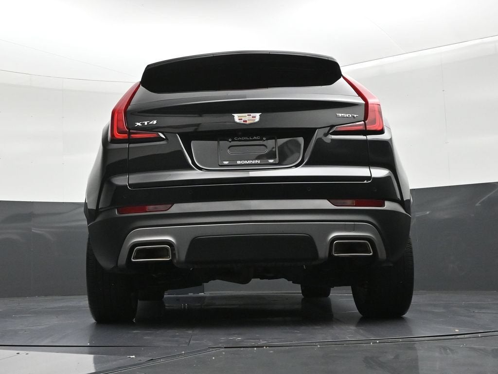 2023 Cadillac XT4 FWD Premium Luxury