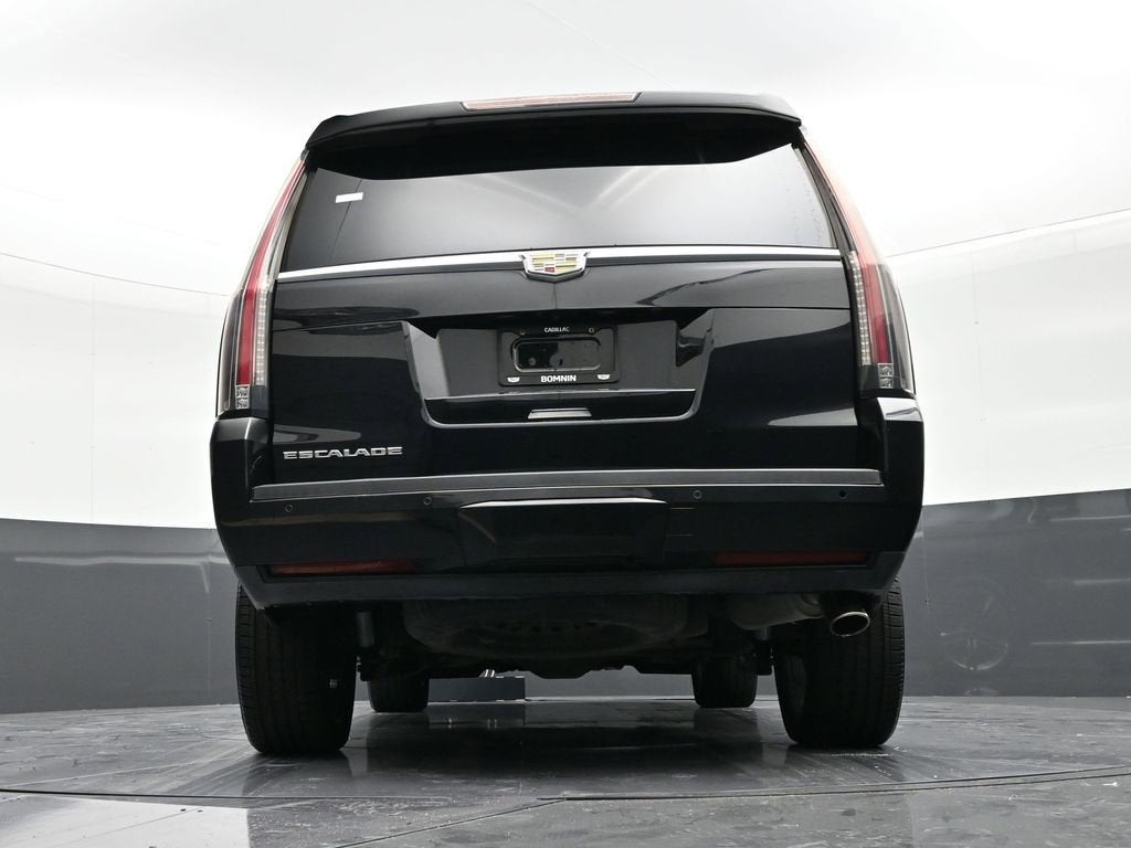 2016 Cadillac Escalade Luxury Collection