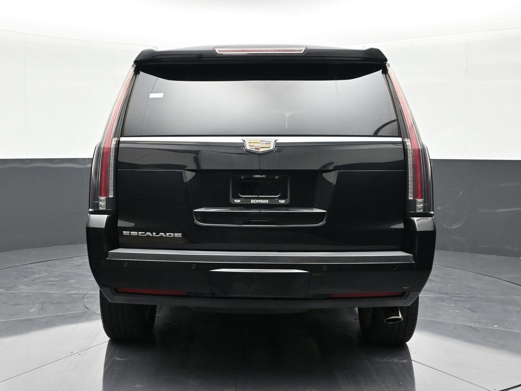 2016 Cadillac Escalade Luxury Collection