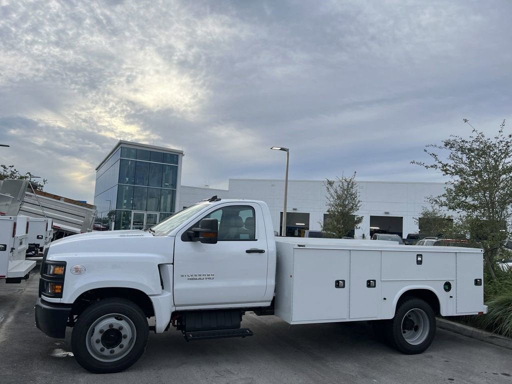 2023 Chevrolet Silverado 4500 HD Work Truck