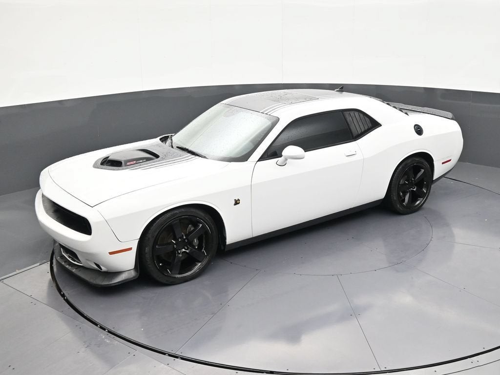 2016 Dodge Challenger 392 Hemi Scat Pack Shaker