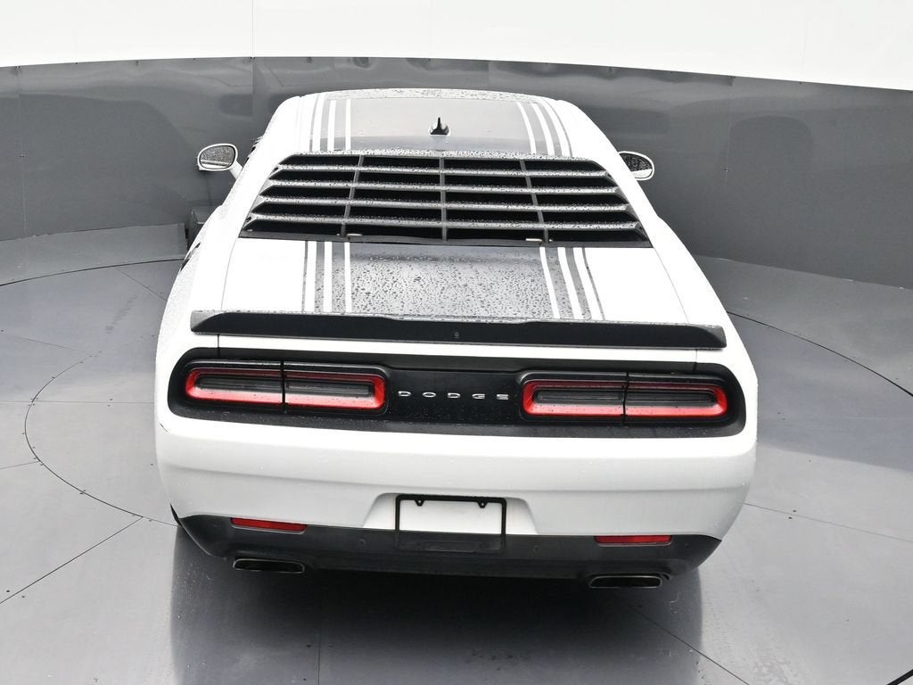 2016 Dodge Challenger 392 Hemi Scat Pack Shaker