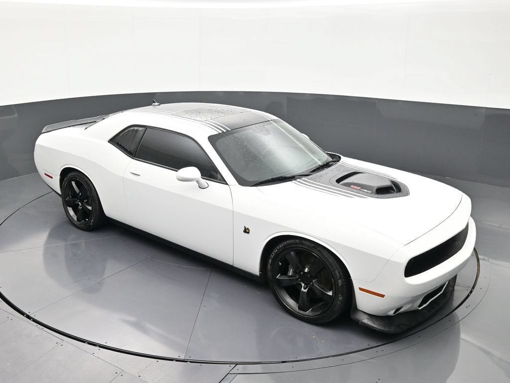 2016 Dodge Challenger 392 Hemi Scat Pack Shaker