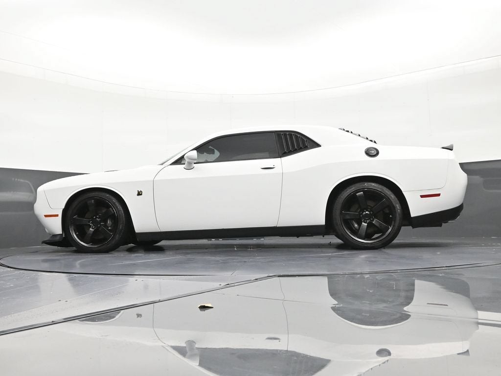 2016 Dodge Challenger 392 Hemi Scat Pack Shaker