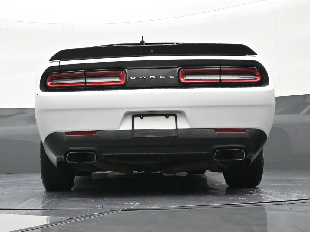 2016 Dodge Challenger 392 Hemi Scat Pack Shaker