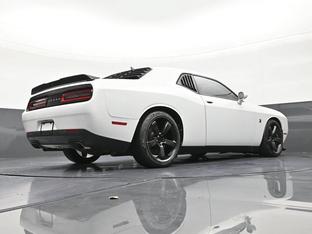 2016 Dodge Challenger 392 Hemi Scat Pack Shaker