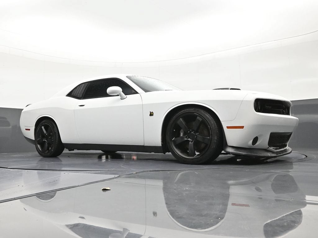 2016 Dodge Challenger 392 Hemi Scat Pack Shaker