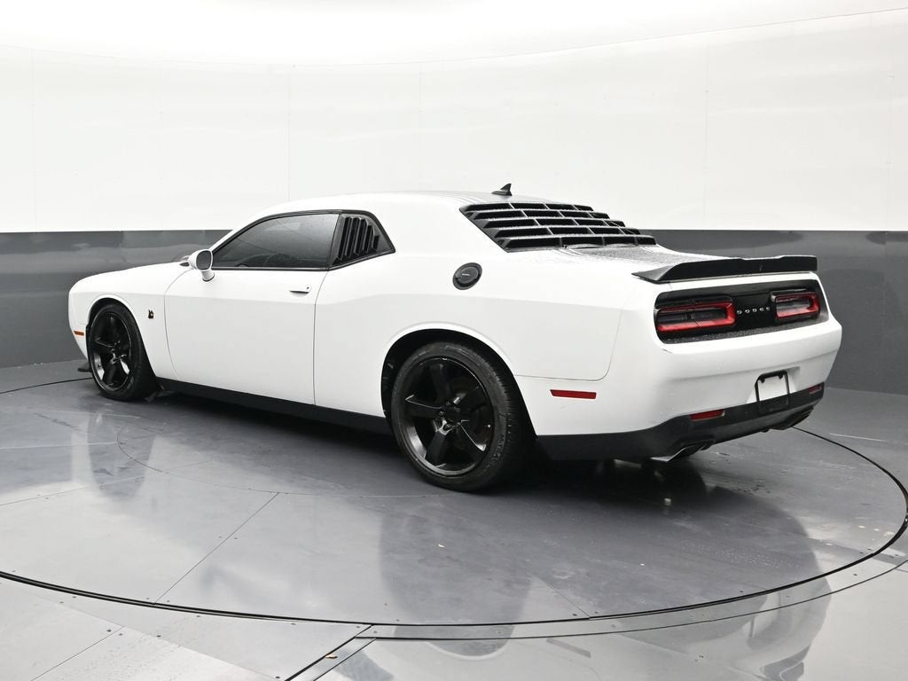 2016 Dodge Challenger 392 Hemi Scat Pack Shaker