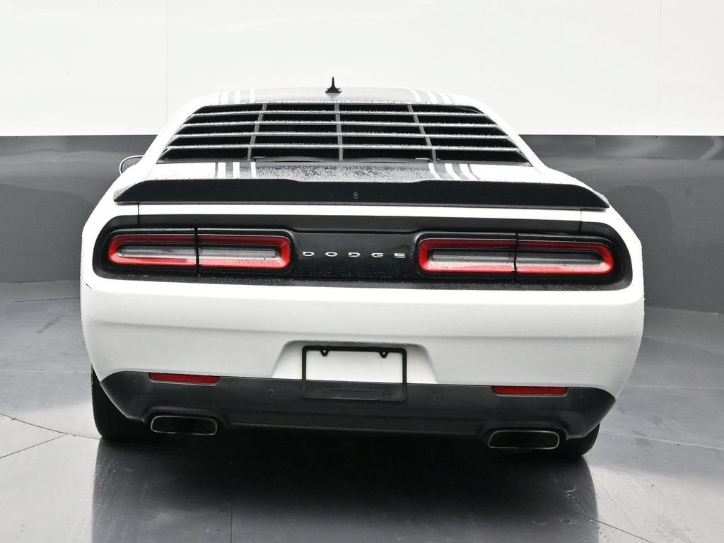 2016 Dodge Challenger 392 Hemi Scat Pack Shaker