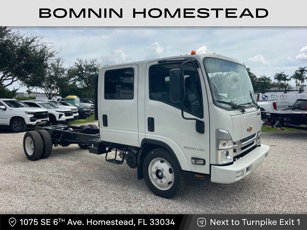 2024 Chevrolet Low Cab Forward 4500 1WT