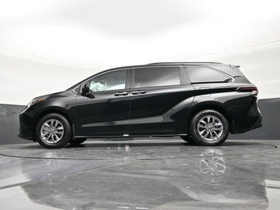 2025 Toyota Sienna XLE