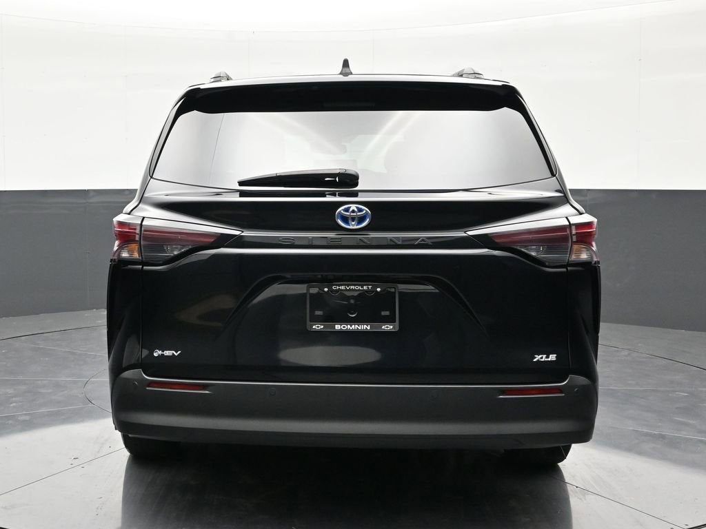 2025 Toyota Sienna XLE