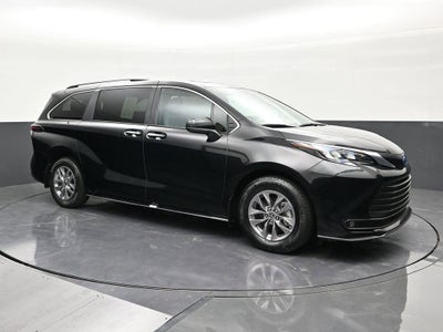 2025 Toyota Sienna XLE
